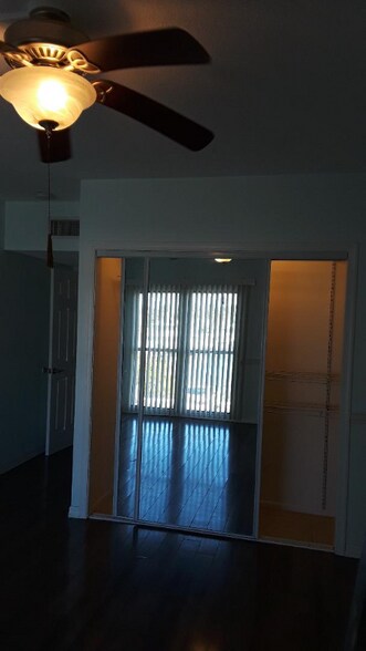 Building Photo - 715 S Beach St