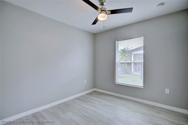 Building Photo - 1462 Aleutian St NE