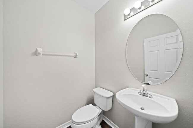 Building Photo - Beautiful 3 Bedroom, 2.5 bath townhouse for rent in Wesley Chapel.