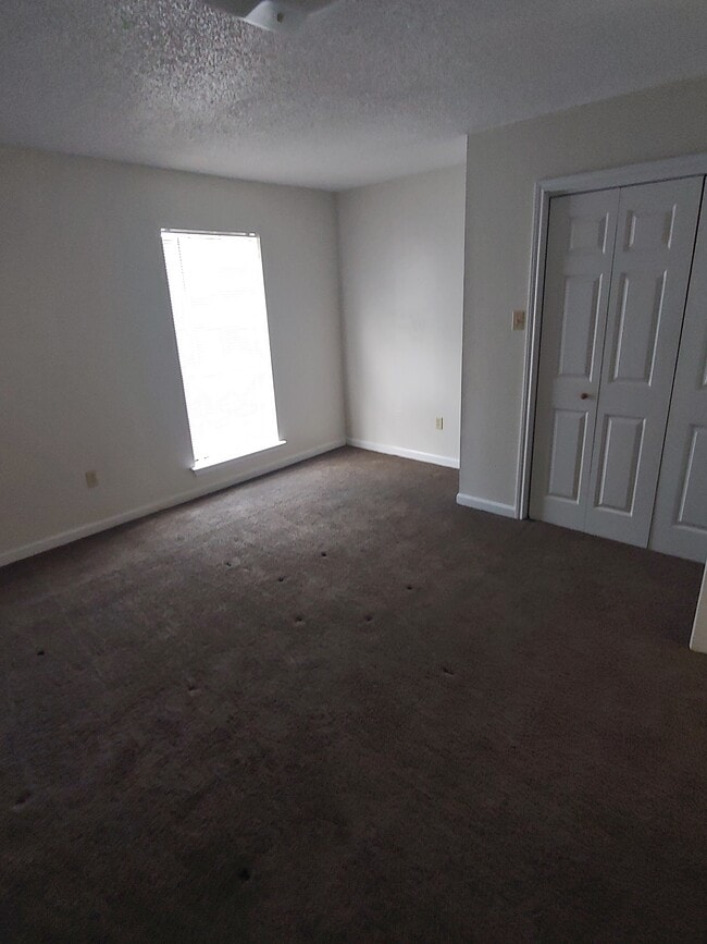 Building Photo - 118 Oak Ridge Ave