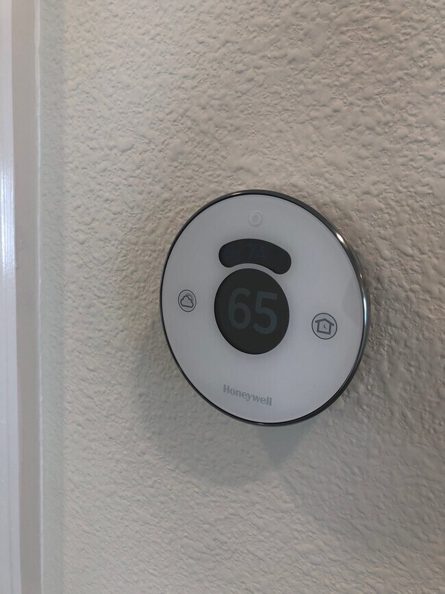 Building Photo - Just Listed!  3/2.5 Located In Beautiful P...