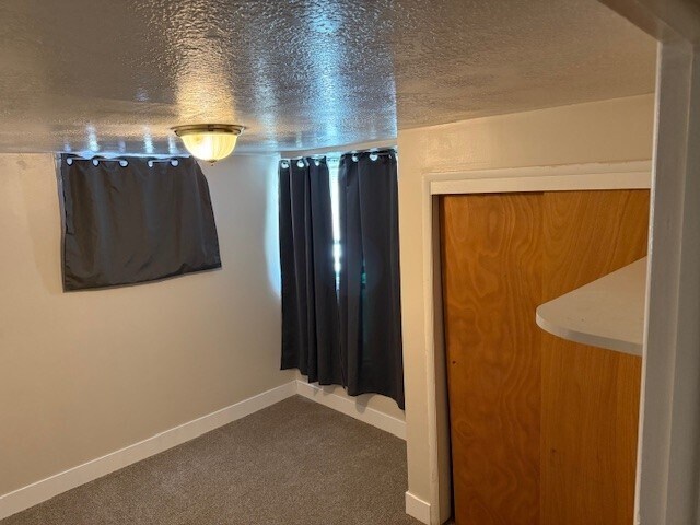 Building Photo - 498 Fern Dr