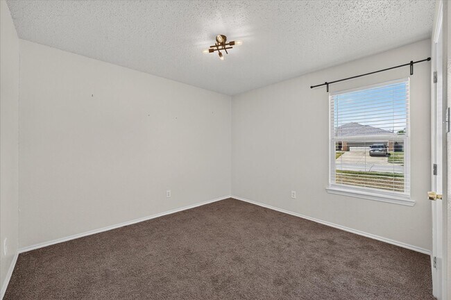 Building Photo - 844 Canyon Cove Dr
