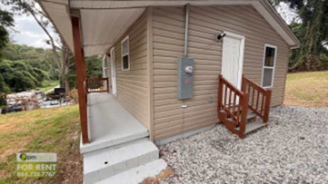 Building Photo - Completely Updated Easley 2/1 Available Now!
