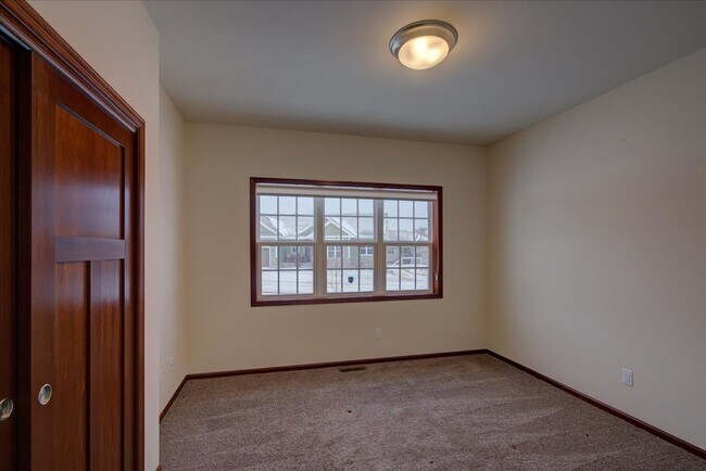 Building Photo - 525 Dragon Willow Ln