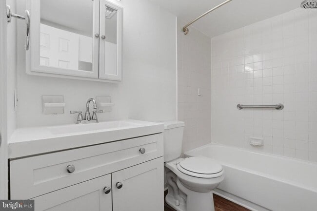 Building Photo - 4546 Rosemarie Dr