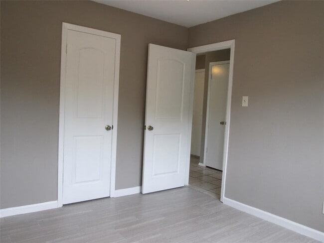 Building Photo - 10303 Westedge Dr