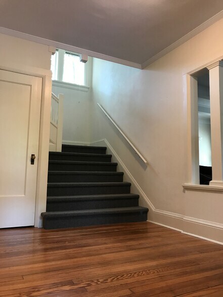 Building Photo - 115 Dewitt Pl
