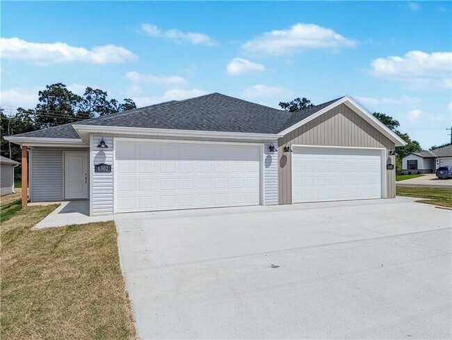 Building Photo - 6304 NW Kathleen St