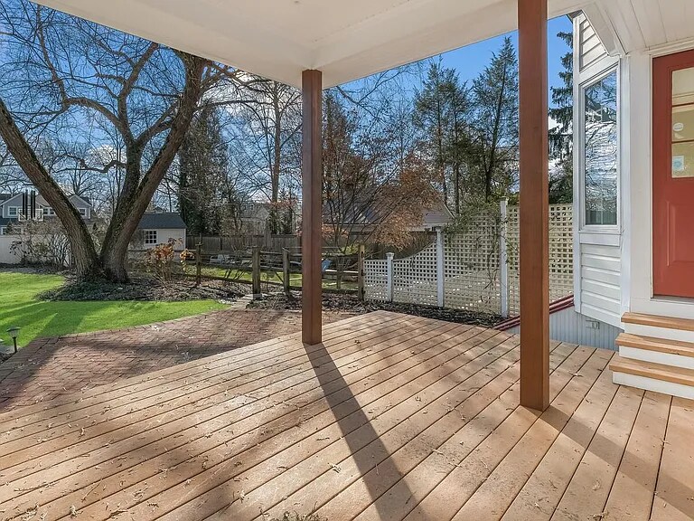 Building Photo - 324 Maple Ave
