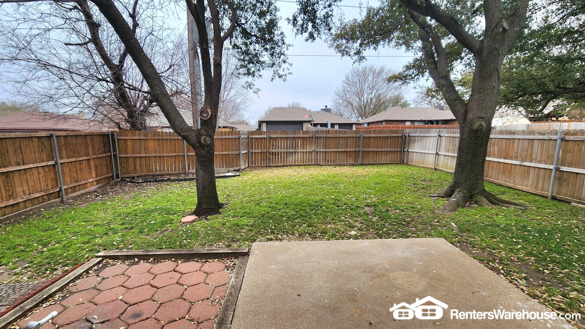 Building Photo - 1542 Glenmore Dr