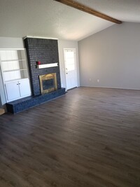 Building Photo - 9914 Larkspur Ln