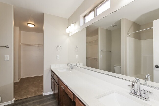 Building Photo - 11963 W Dos Rios Dr