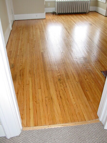 Oak Floors Throughout add Class - 20 N Locust St