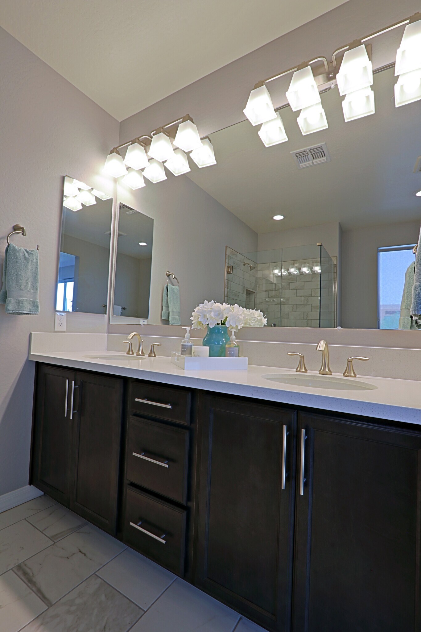 Building Photo - 7350 E Vista Bonita Dr