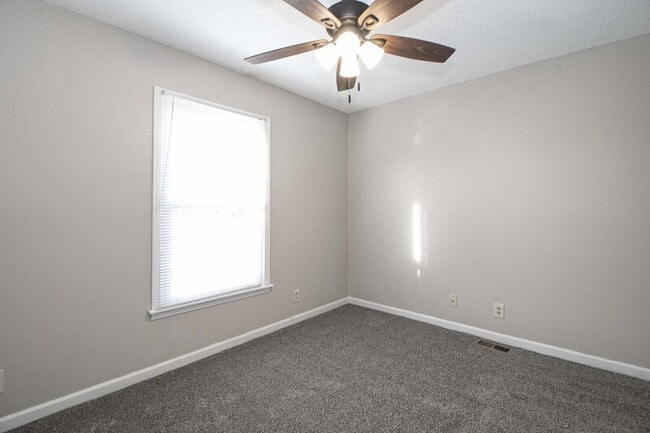 Building Photo - 3055 Woody Ln