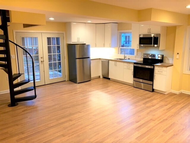 Living room w open kitchen - 3707 Lawrence Ave
