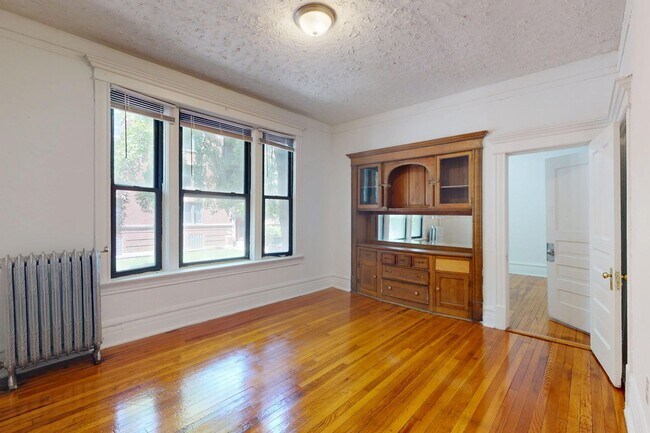 Floorplan - 5401-5403 S. Woodlawn Avenue