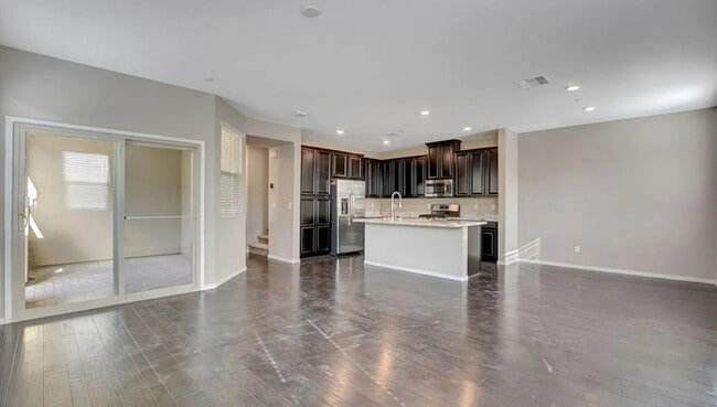 Building Photo - 37 Alamere Falls Dr