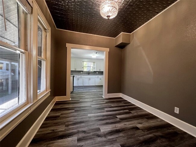 Building Photo - 810 Cecelia St