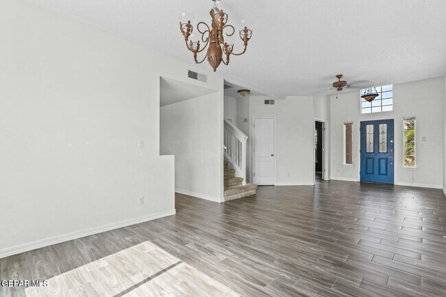 Building Photo - 7037 Luz De Espejo Dr