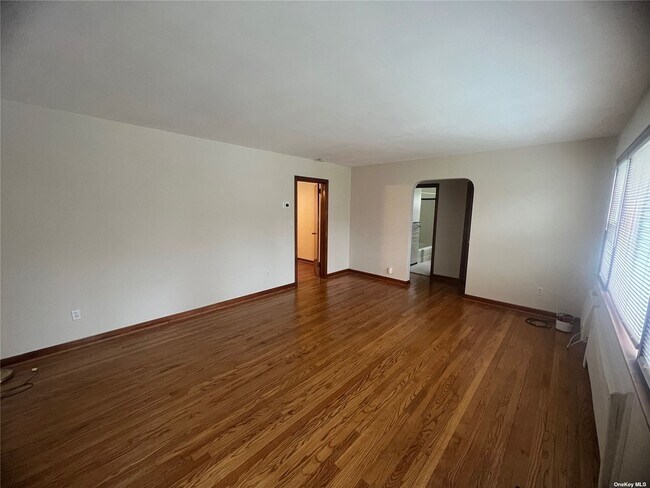 Building Photo - 38 Cromwell Pl