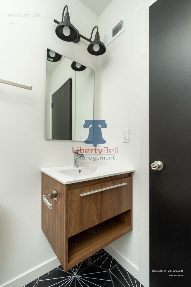 Building Photo - 5734 Walnut St