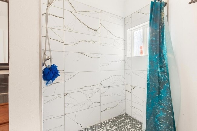 Building Photo - 7245 S Cole Ln