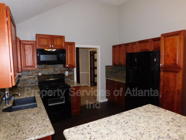 Building Photo - 5147 Round Table Dr