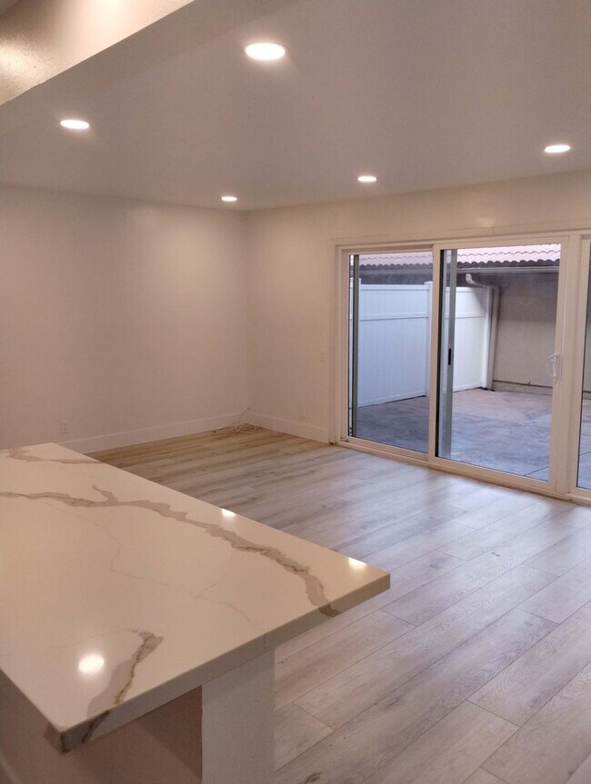 Building Photo - Charming upgraded home!