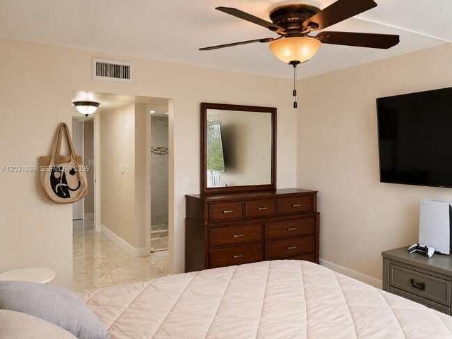 Building Photo - 9420 Tangerine Pl
