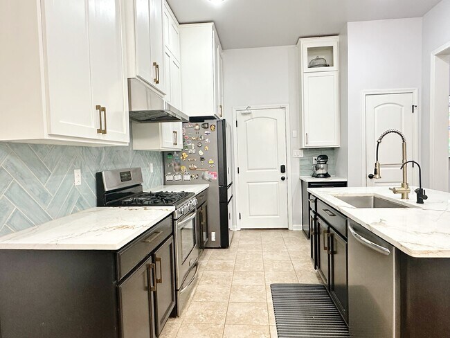 Building Photo - 4847 Juniper Park Dr