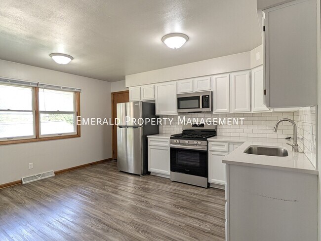 Building Photo - 590 N Mulford Rd