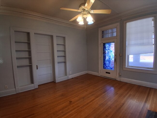 Building Photo - 1010-1 Vermilion-N