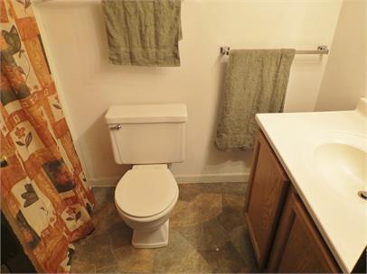 Interior Photo - 711 W Elm St