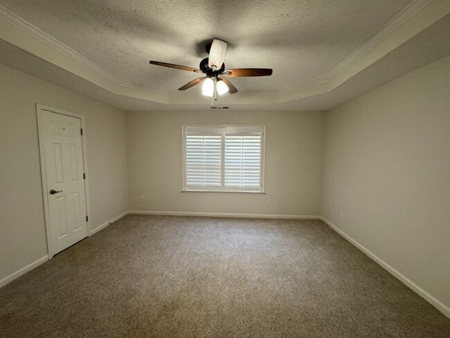 Building Photo - 577 Deadwood Trail