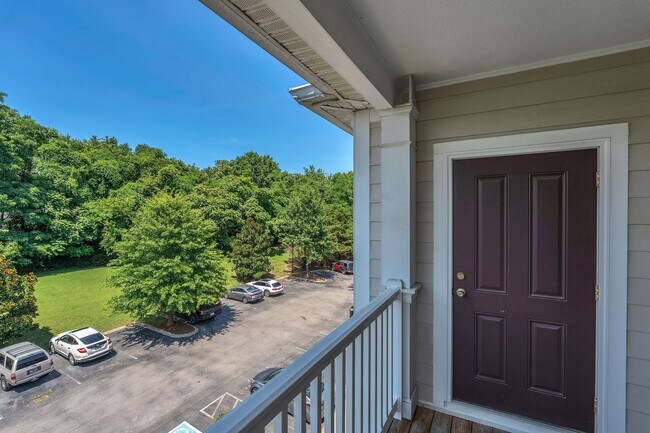 Building Photo - Stylish Condo with Balcony Views in South Nashville