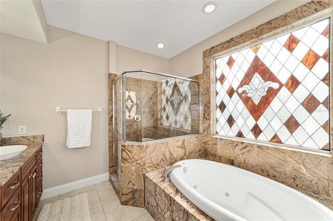 Building Photo - 1706 SW 27th St