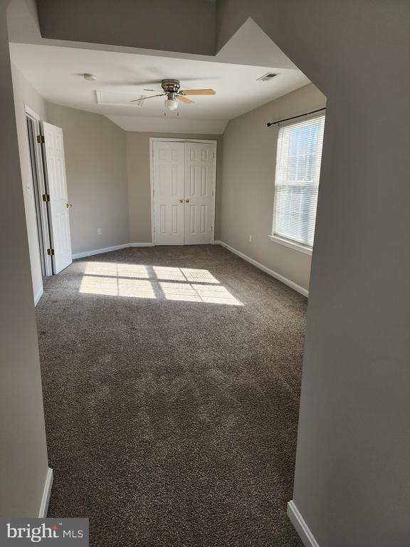 Building Photo - 318 Hanna Ct