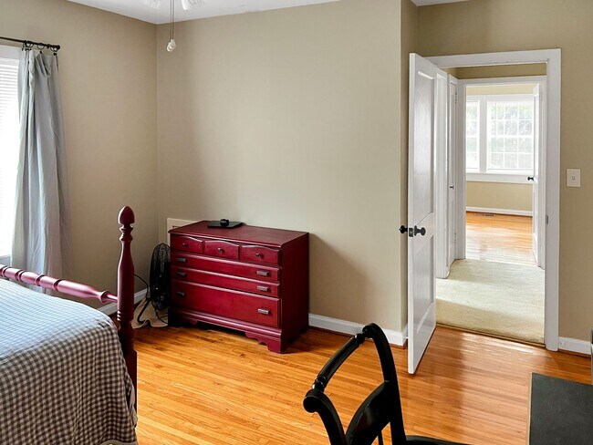 Building Photo - 19 Cedar Knoll