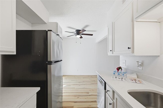 Building Photo - 2705 Windswept Cove