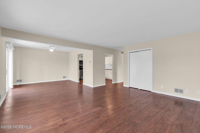 Building Photo - 404 9th Ave