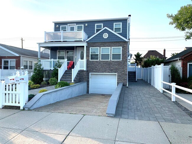 Building Photo - 521 W Park Ave