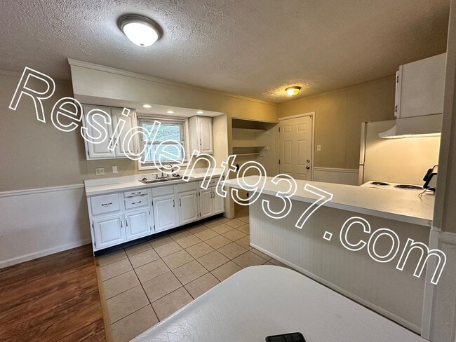 Building Photo - 3 Bed 1 Bath Home