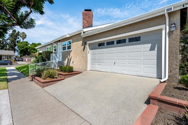 Building Photo - 4906 Fidler Ave