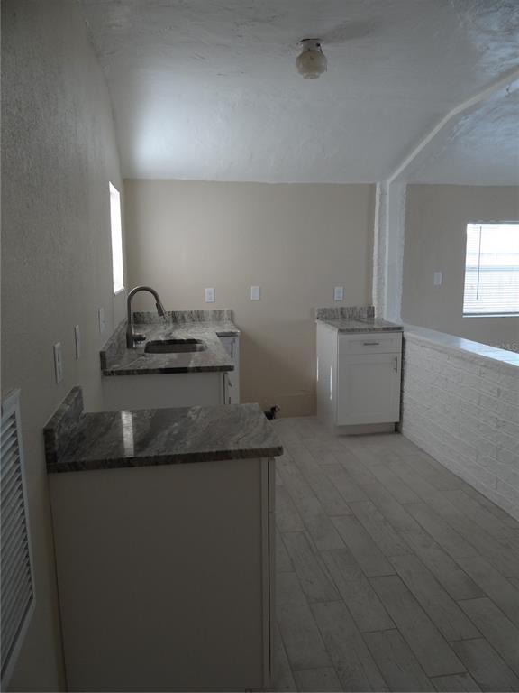 Building Photo - 13360 Boca Ciega Ave