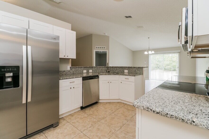Building Photo - 926 Vanderbilt Dr