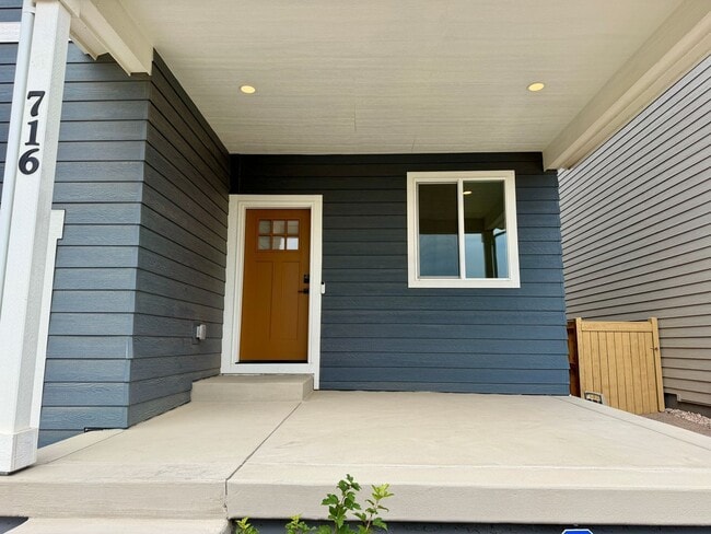 Building Photo - 716 Galloway Dr