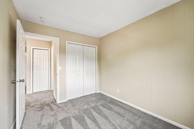 Building Photo - 6130 72nd Ln N