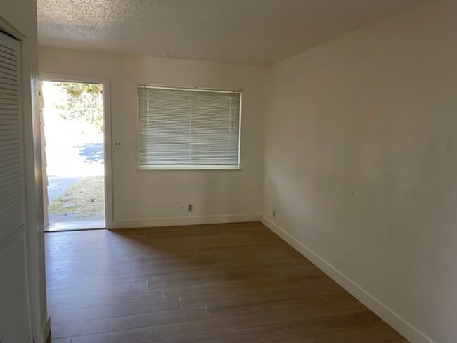 Building Photo - 3329-3331 Routier Rd